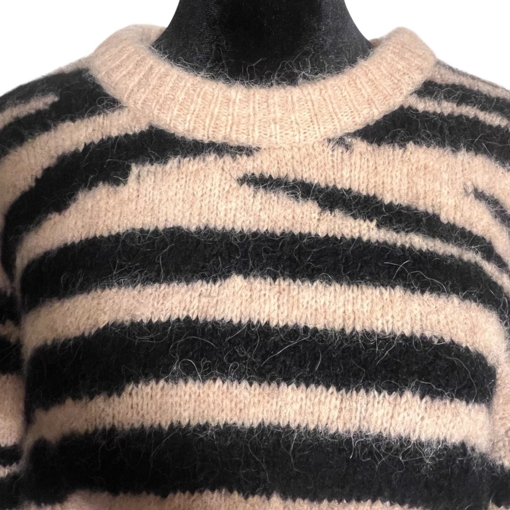 Madewell Shrunken Pullover Sweater in Tiger Zebra Stripe Wool Alpaca Blend — Lg - Picture 5 of 9